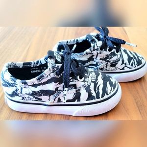 VANS Star Wars Era dark side stormtrooper camo kids size 5